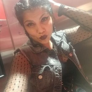 Meet your Posher, Abigail